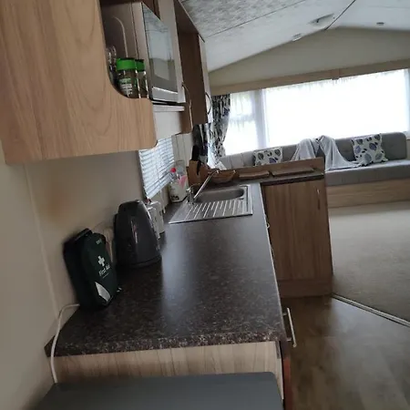 Lovely Static 8 Bed Caravanat At Billing Aquadrome Northampton Exterior photo