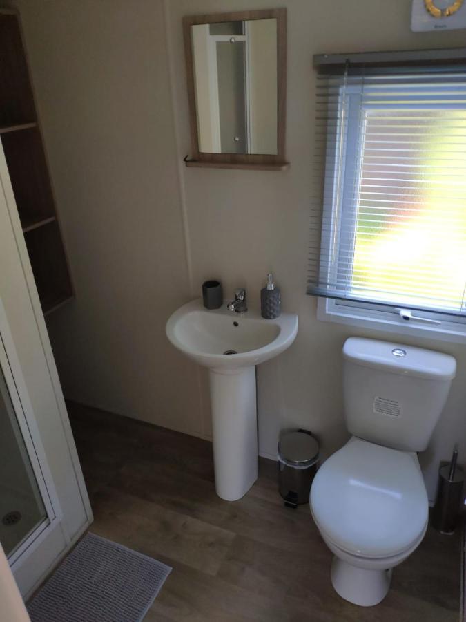 Lovely Static 8 Bed Caravanat At Billing Aquadrome Northampton