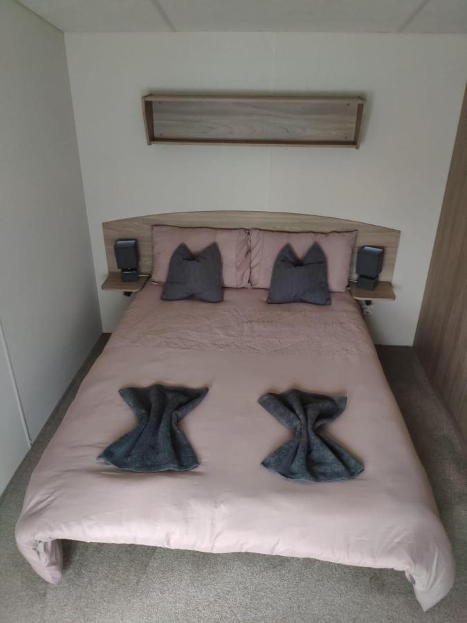 Lovely Static 8 Bed Caravanat At Billing Aquadrome Holiday home Northampton